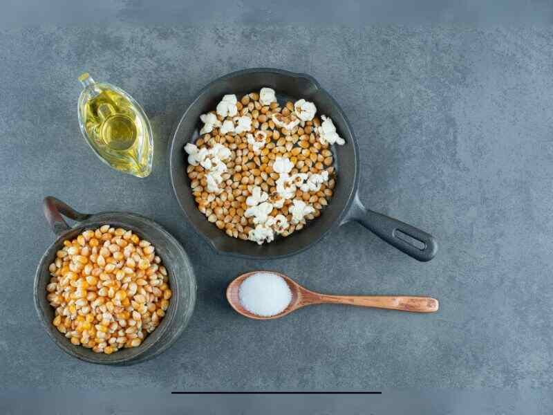 Gluten-Free Popcorn Kernels with Olive Oil.