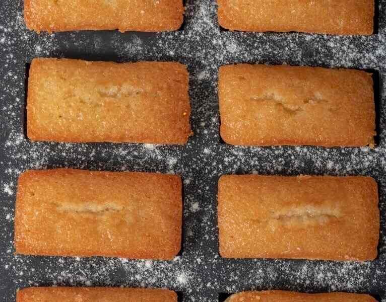 Baking Financier Cake