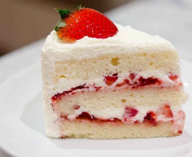 Vanilla Cake with Strawberry Filling