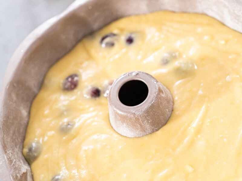 cake batter into the prepared pan