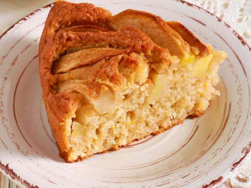 Serve Apple Oatmeal Cake