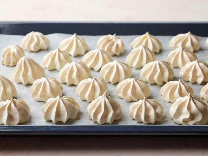 bake meringue Cookies