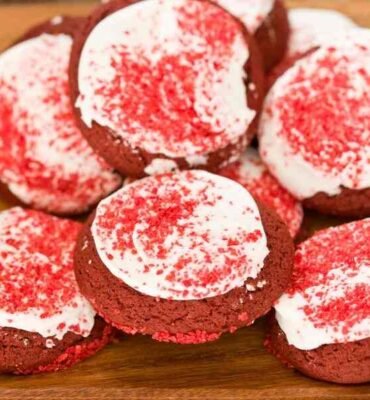 Red Velvet Crumble Cookies
